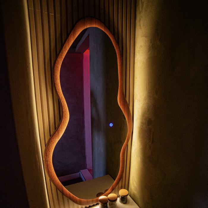 The vanity in a private suite at Cøntrast